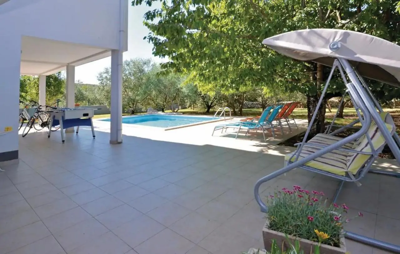 House Viki Villa Plano